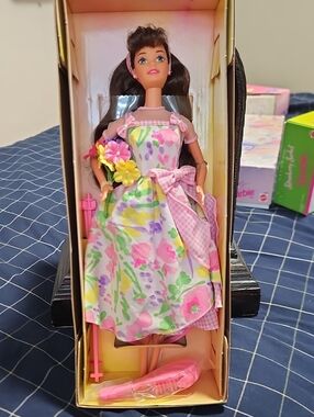 Mattel Avon Special Edition Spring Petals Barbie Doll Second in Series